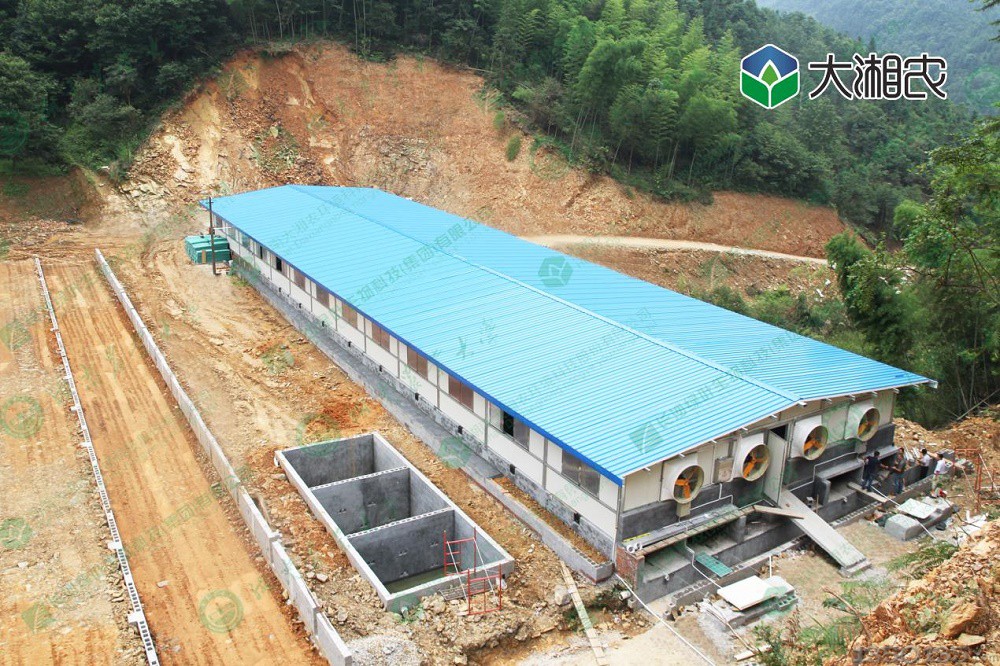 湖南浏阳在建的第一栋环保猪舍